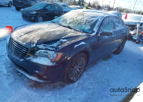 2013 Chrysler 300C John Varvatos Limited Edition из США, поврежденный, VIN 2C3CCADG4DH727407